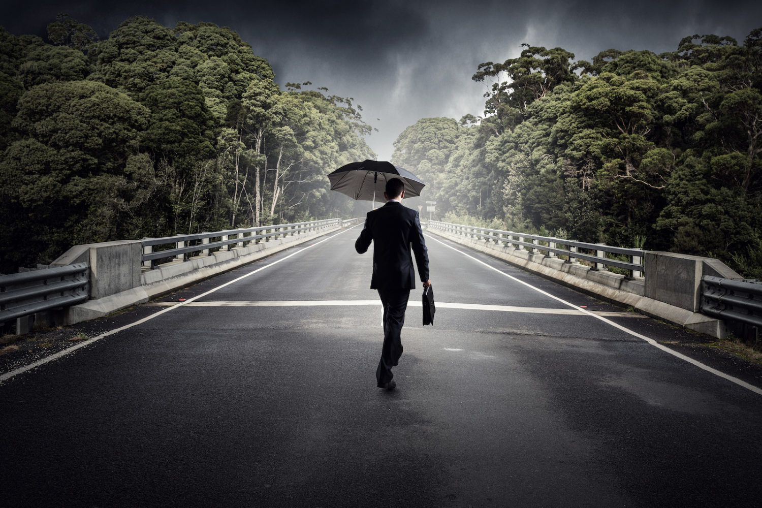 What's The Difference Between CGL and Umbrella Insurance In Canada - ALIGNED Insurance Brokers